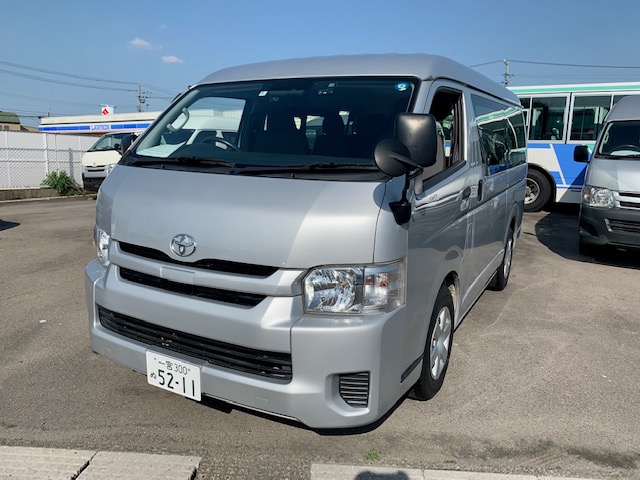 トヨタ・ハイエースワゴン DX 10人