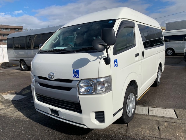 トヨタ・レジアスエース　ウェルキャブ　車イス2基