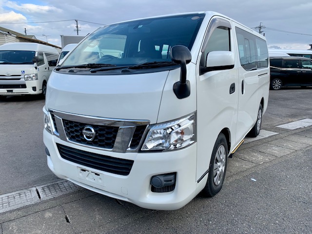 日産・NV350キャラバンワゴン 10人